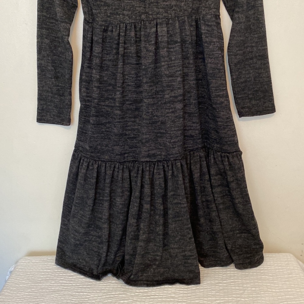 Perfect Peach Grey Heather Long Sleeved Girl's Tiered Maxi Dress size Medium - Picture 10 of 12
